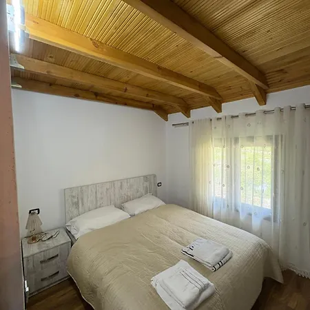 Bujtina Halili Two Bedrooms Gjinar