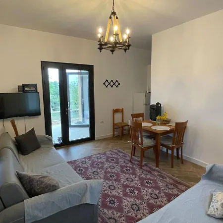 Bujtina Halili Two Bedrooms * Gjinar