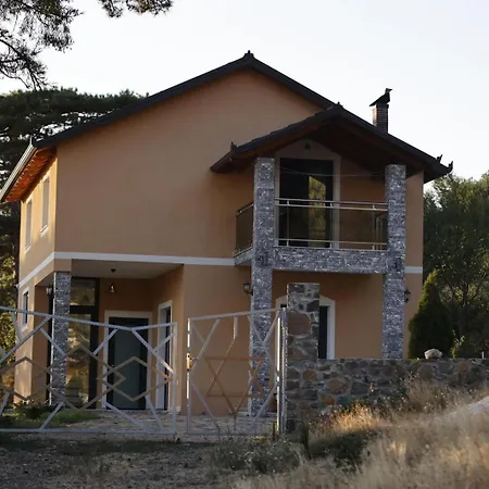 Bujtina Halili Two Bedrooms ヴィラ *