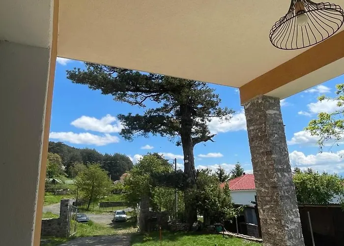 Bujtina Halili Two Bedrooms Villa Gjinar