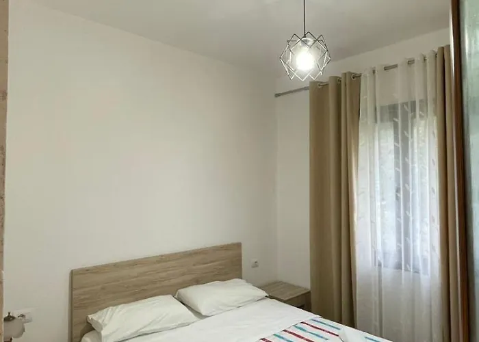Bujtina Halili Two Bedrooms * Gjinar
