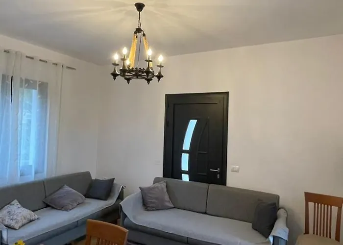Villa Bujtina Halili Two Bedrooms Gjinar