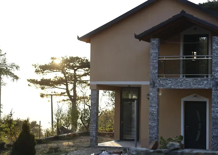 Villa Bujtina Halili Two Bedrooms Gjinar