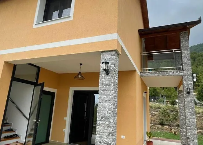 Bujtina Halili Two Bedrooms Gjinar